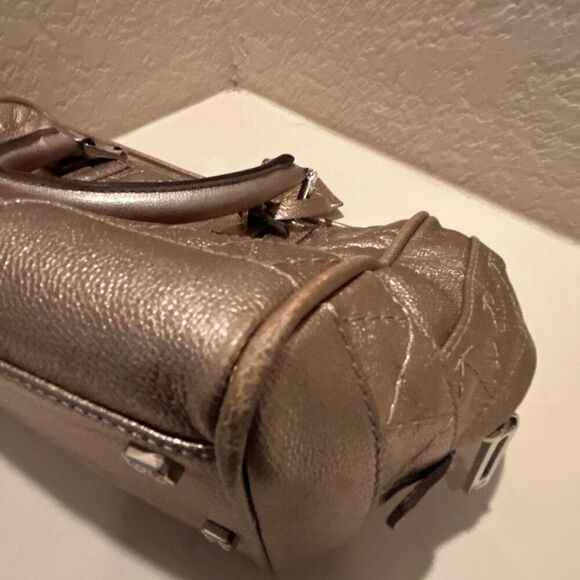 Loewe Amazona 28 Top Handle Handbag Metallic Gold Leather Bold Purse - Picture 15 of 16